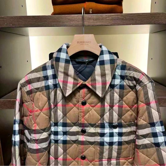 New Burberry men’s diamond quilted jacket in taupe brown check - Picture 7 of 8